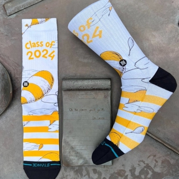 NWT Men's Dr. Suess Stance Class of 2024 White and Yellow Casual Socks - Picture 2 of 7